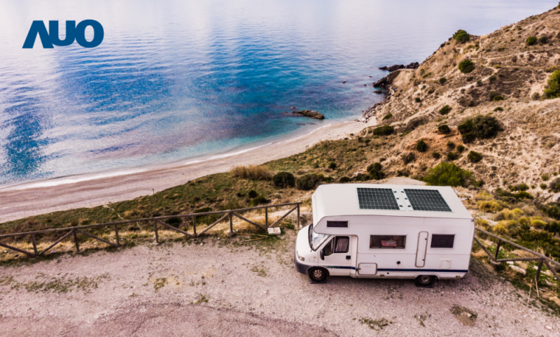 「可撓輕量化太陽光電板SunCurva」使用輕量特殊耐候型複合板取代傳統太陽能板的玻璃前板，不僅降低70%重量，每米平方僅3Kg；具有抗衝擊性能及通過電磁相容性測試，可應用於交通運輸工具，如露營車、遊艇等